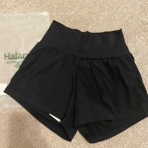HALARA Women's High-Waisted Black ACTIVE Shorts NWT Size M 3”